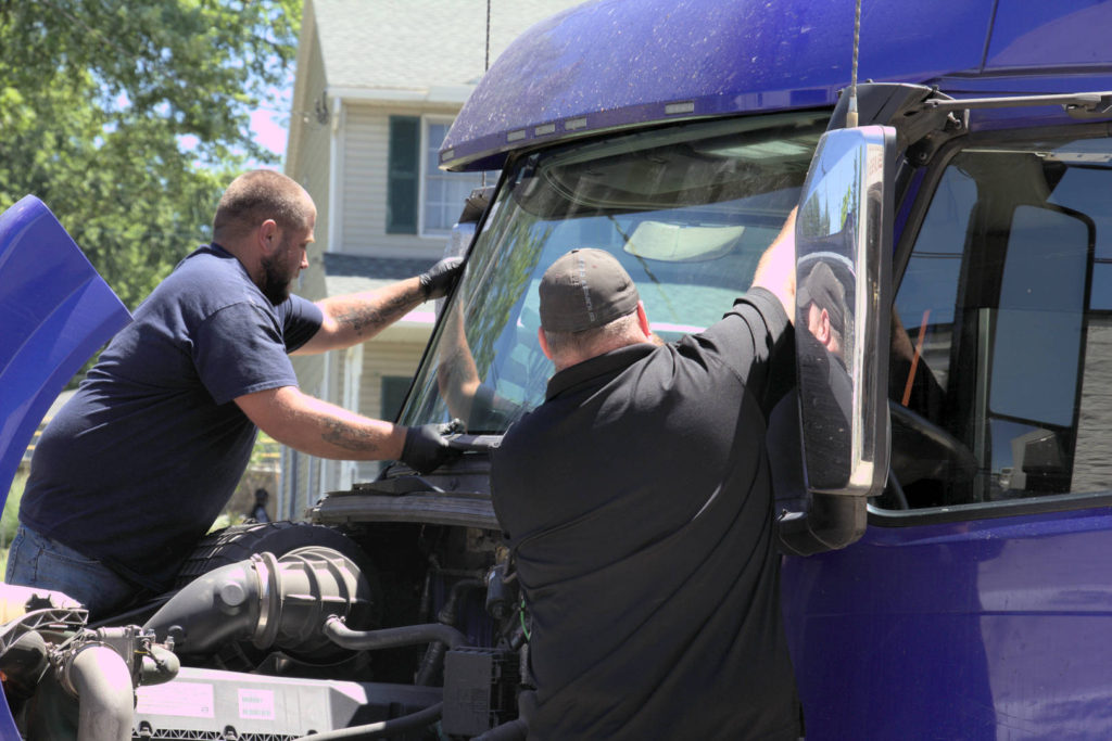 Semi Truck Glass Replacement